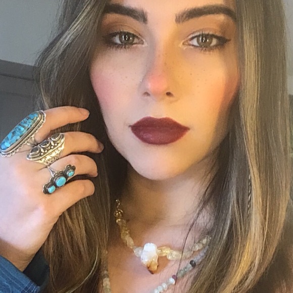 Meet your Posher, Alexis - Picture 3 of 4